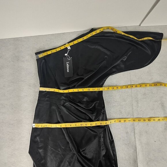 Ladmous Black Off The Shoulder Bat Sleeve Ruched Bodycon Mini Dress Size M (NWT) - Picture 7 of 13